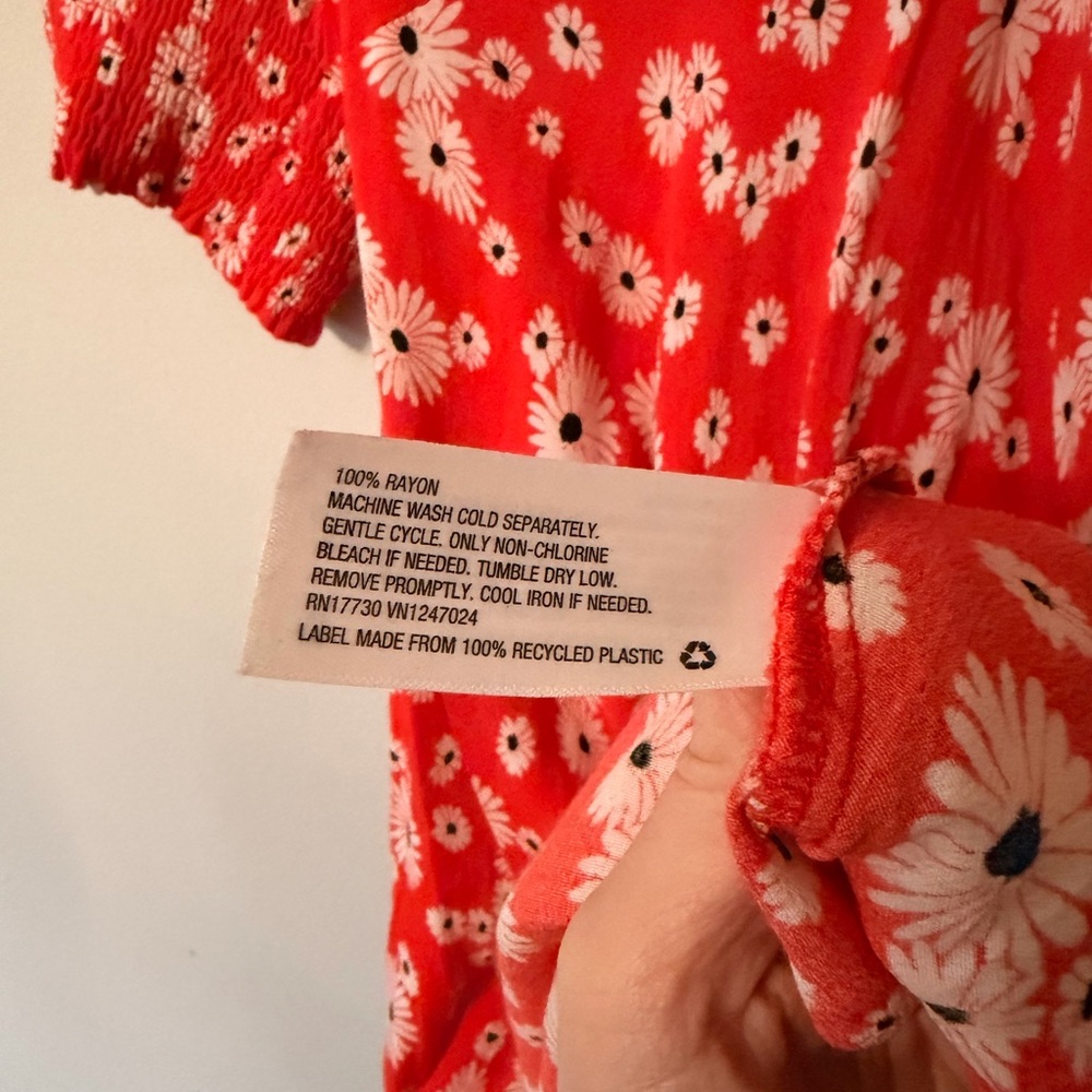 RIXO Red Daisy-Print Midi Dress with V-Neck - Picture 3 of 5